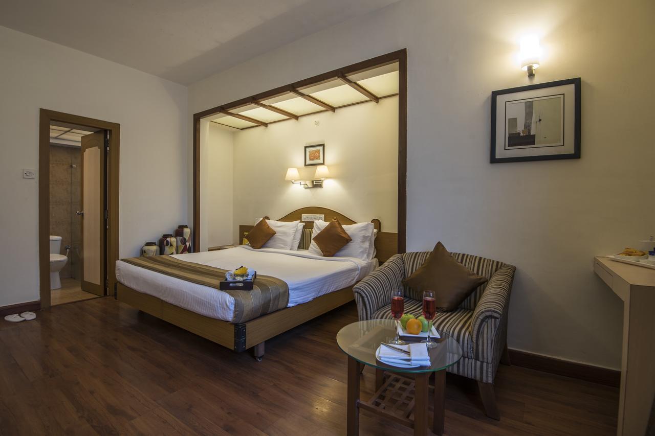 Hotel Park Central Koregaon Park Pune Dış mekan fotoğraf