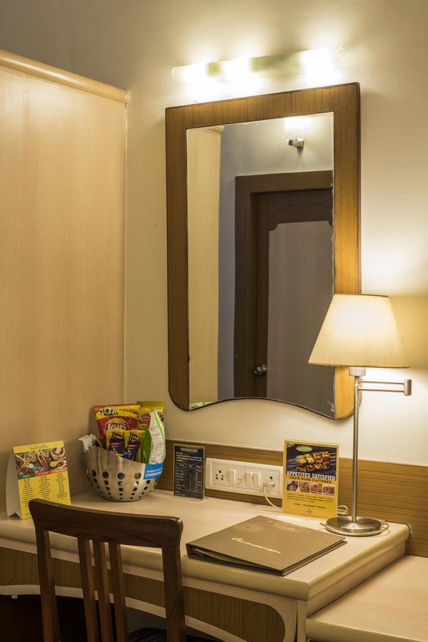 Hotel Park Central Koregaon Park Pune Dış mekan fotoğraf