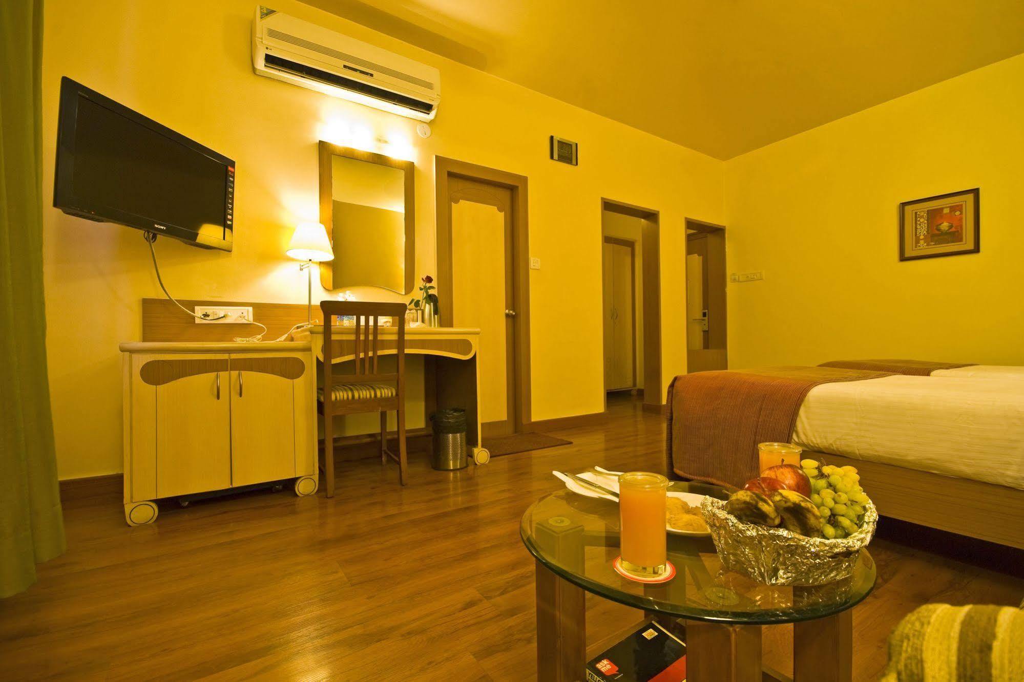 Hotel Park Central Koregaon Park Pune Dış mekan fotoğraf