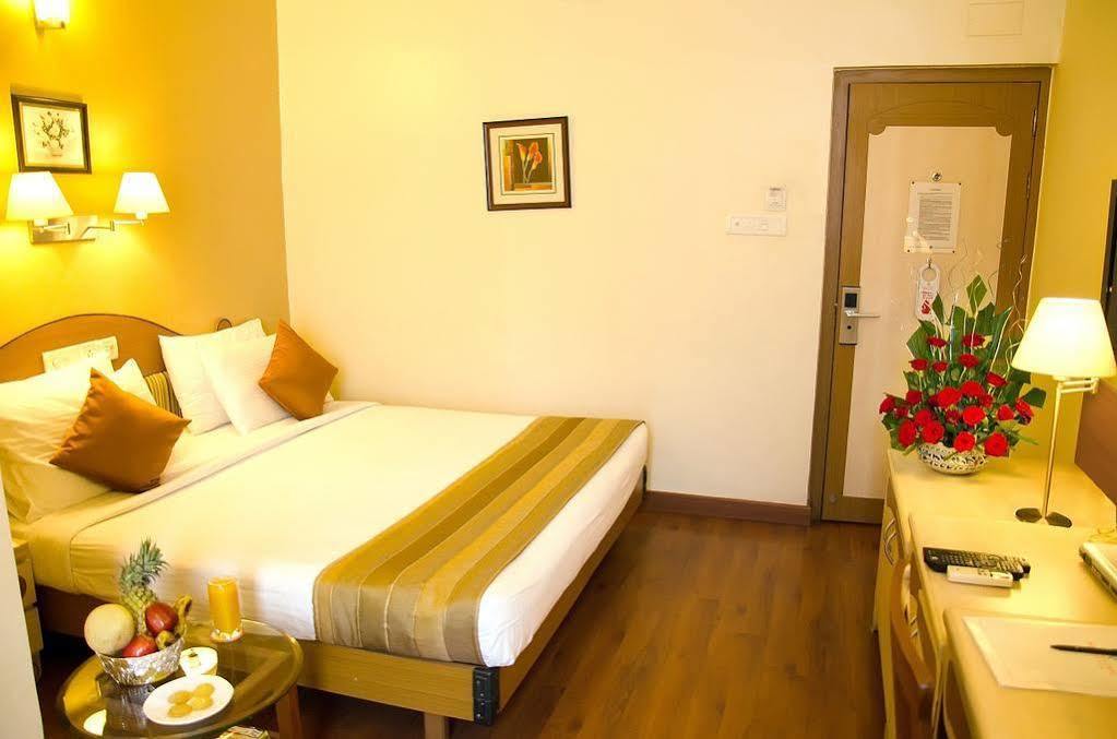 Hotel Park Central Koregaon Park Pune Dış mekan fotoğraf