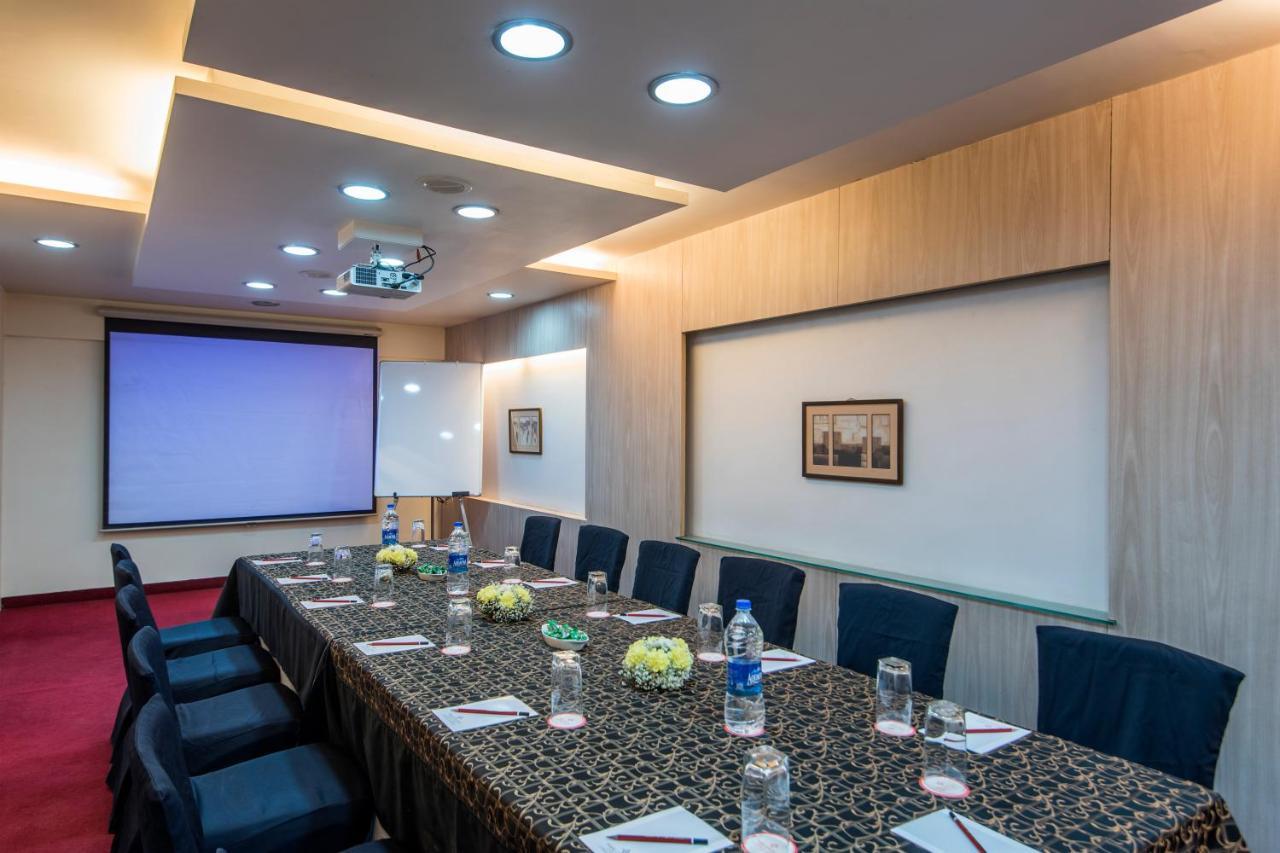 Hotel Park Central Koregaon Park Pune Dış mekan fotoğraf